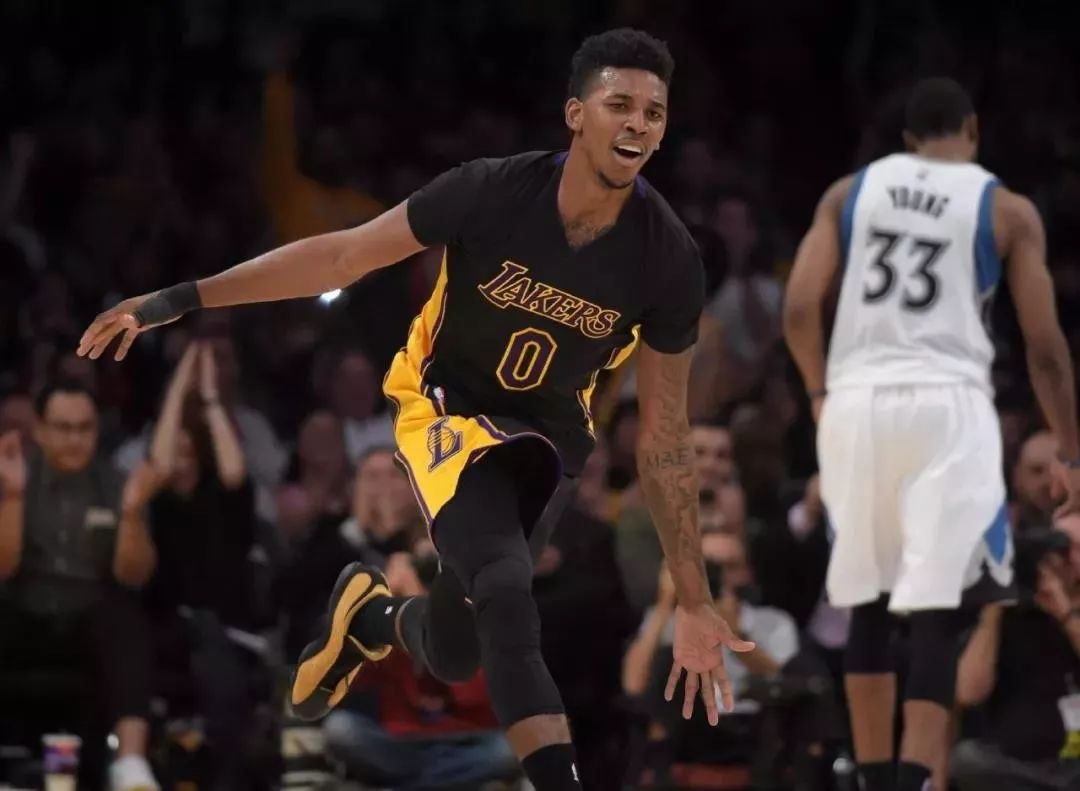 B席：感觉对阵皇马都快像打联赛了，来伯纳乌从来不轻松（B席：和皇马交手都快成常态了，客战伯纳乌一向不轻松）