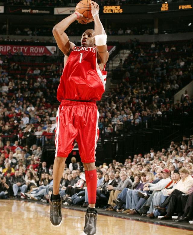 曼晚：斯通斯本轮联赛有望复出，鲍伯、多库预计明年1月回归（曼彻斯特晚报：斯通斯有望赶上本轮联赛，鲍伯与多库预计明年1月复出）