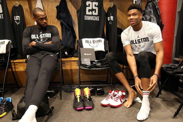 奥尼尔：我和文班亚马对位必须隔扣他，防守我就无能为力了（奥尼尔谈对位文班亚马：只能隔扣，防守完全没辙）