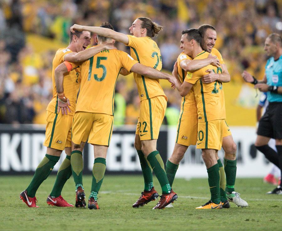 每体列足坛十大奇葩条款：博格坎普拒坐飞机；内马尔微笑条款（每体盘点足坛10大离奇条款：博格坎普拒乘飞机，内马尔微笑条款）