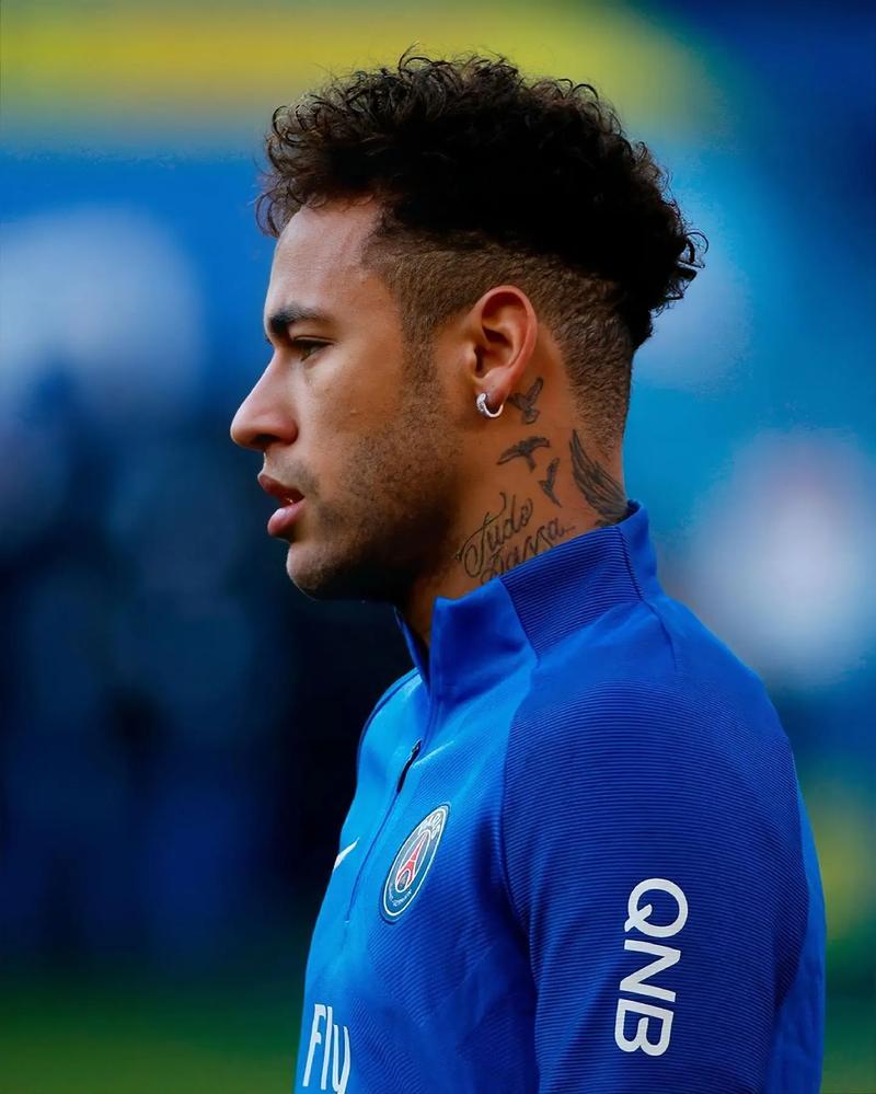 法甲身价更新：维蒂尼亚&内维斯涨至1.1亿欧反超登贝莱（法甲身价新榜：维蒂尼亚、内维斯升至1.1亿欧，超越登贝莱）