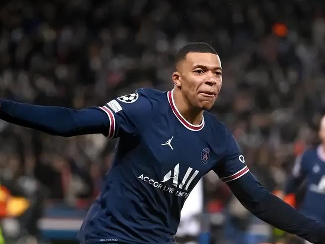 过往欧冠14次出现单赛季前6战全胜球队，最终仅2队夺冠（欧冠历史共14次有球队单季前6场全胜，但最终仅两队夺冠）