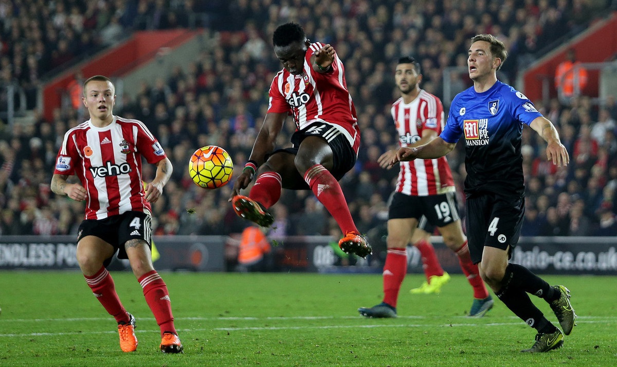 默森：斯凯利在防守时走神了，不过卡尔的进球确实精彩绝伦（默森：斯凯利防守走神，但卡尔这粒进球堪称惊艳）