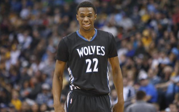 意甲战报：霍伊伦双响，伊尔迪兹破门，那不勒斯2-1尤文（意甲焦点战：霍伊伦梅开二度，伊尔迪兹建功，那不勒斯2比1击退尤文）