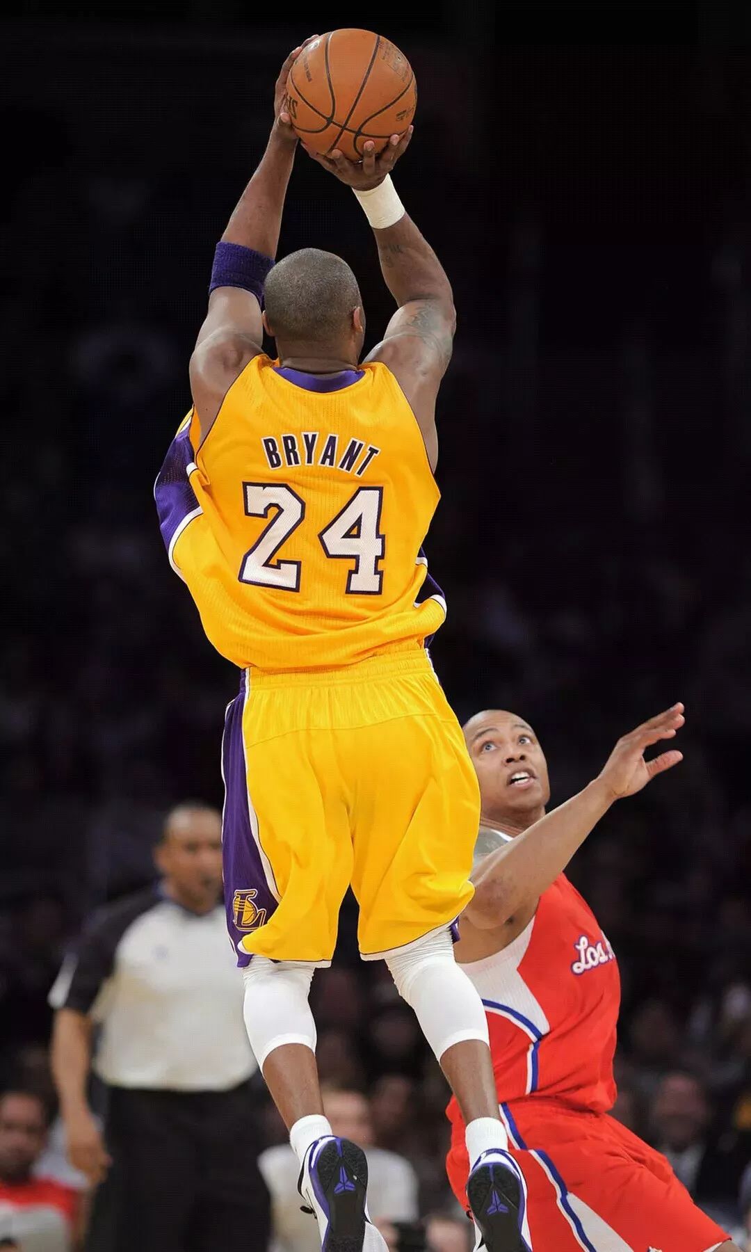 黄蜂vs活塞前瞻：康宁汉姆PK三球，黄蜂冲击三连胜（活塞对阵黄蜂前瞻：康宁汉姆对决三球，黄蜂力争三连胜）