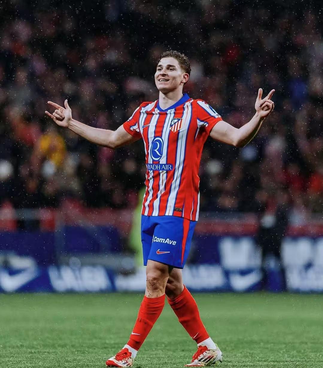 球报：利雅得胜利已就签下B费展开初步接触，钱不是问题（球报：利雅得胜利就引进B费开启初谈，资金非障碍）