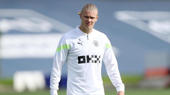 早日归来！33岁巴西球星内马尔晒病床照确认接受手术（33岁内马尔晒病床照证实已手术，盼早日回归）