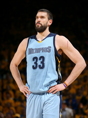 5分钟闪击马赛，圣吉罗斯收获建队128年首个欧冠主场进球（5分钟速破马赛，圣吉罗斯收获队史128年来欧冠主场首球）