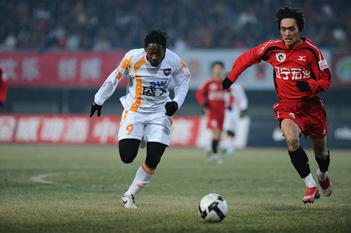 卡佩罗：阿莱格里让一支散乱的米兰具备争冠实力，但还少中锋（卡佩罗：阿莱格里将散乱的米兰打造成争冠之师，但仍缺中锋）