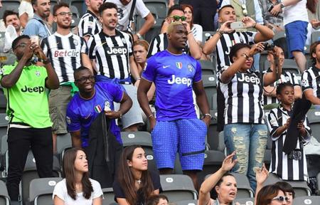 博洛尼亚官方：贝尔纳代斯基接受锁骨手术，将缺席6周时间（博洛尼亚官宣：贝尔纳代斯基完成锁骨手术，预计缺阵6周）