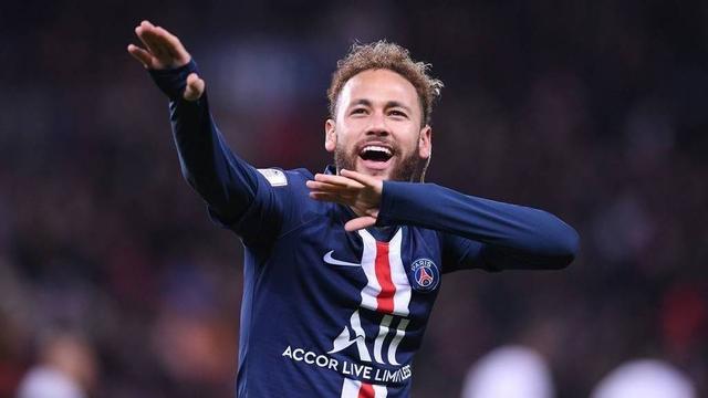 西班牙足协宣传反家暴：面对家庭暴力，直接出示红牌（西班牙足协发起反家暴倡议：对家暴行为亮出红牌）