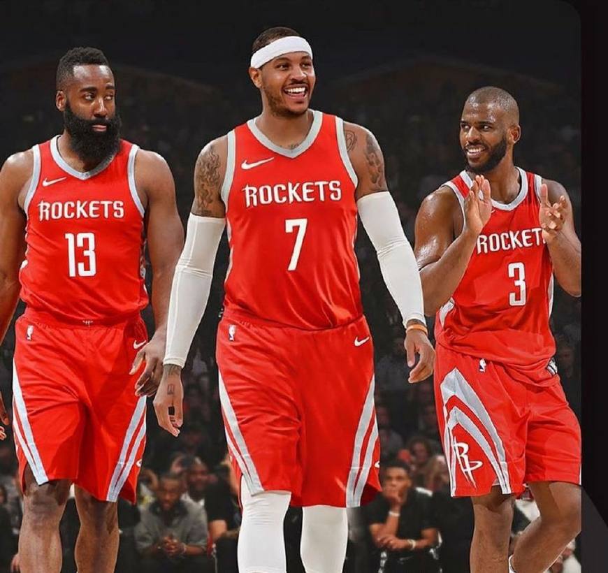 两人传接球，第三人要动 国际米兰这场比赛中有大量的“第三人动” 战术视角（战术视角：国际米兰此役大量运用两人传递引出的第三人跑动）