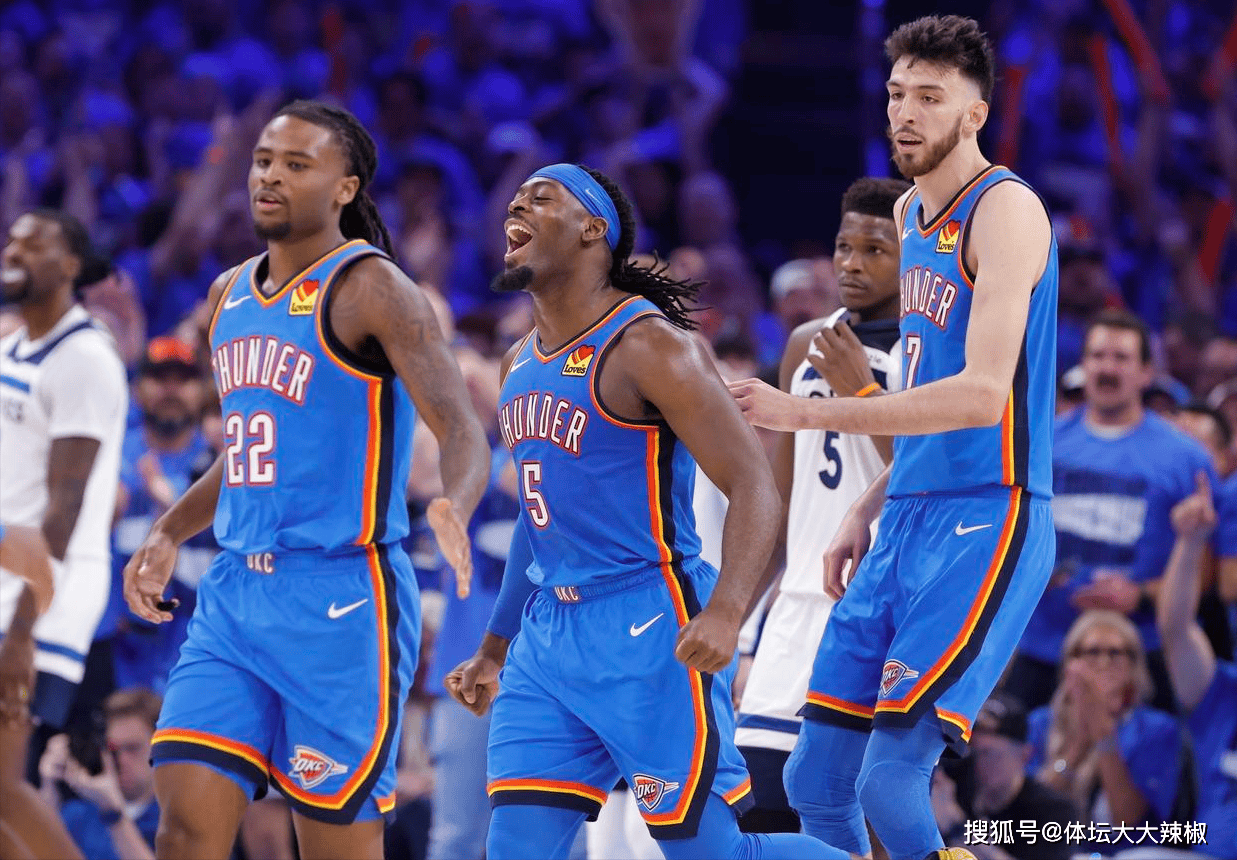 格拉斯纳：拉克鲁瓦会没事的，在六万人面前罚点球并不轻松（格拉斯纳称拉克鲁瓦无碍：六万观众面前主罚点球并不容易）