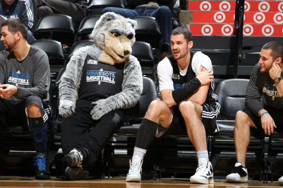 欧冠球员表现评析：C罗连续进球,（欧冠球员状态盘点：C罗连场建功）