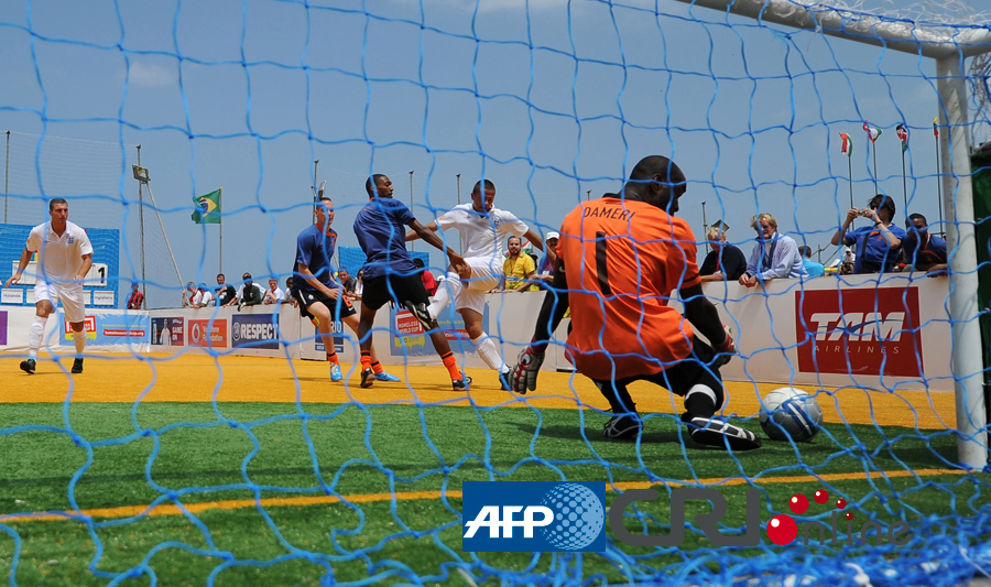 黄蜂队备战东部第一强队，主帅看好学习机会（黄蜂迎战东部第一劲旅，主帅认为这是宝贵的成长机会）