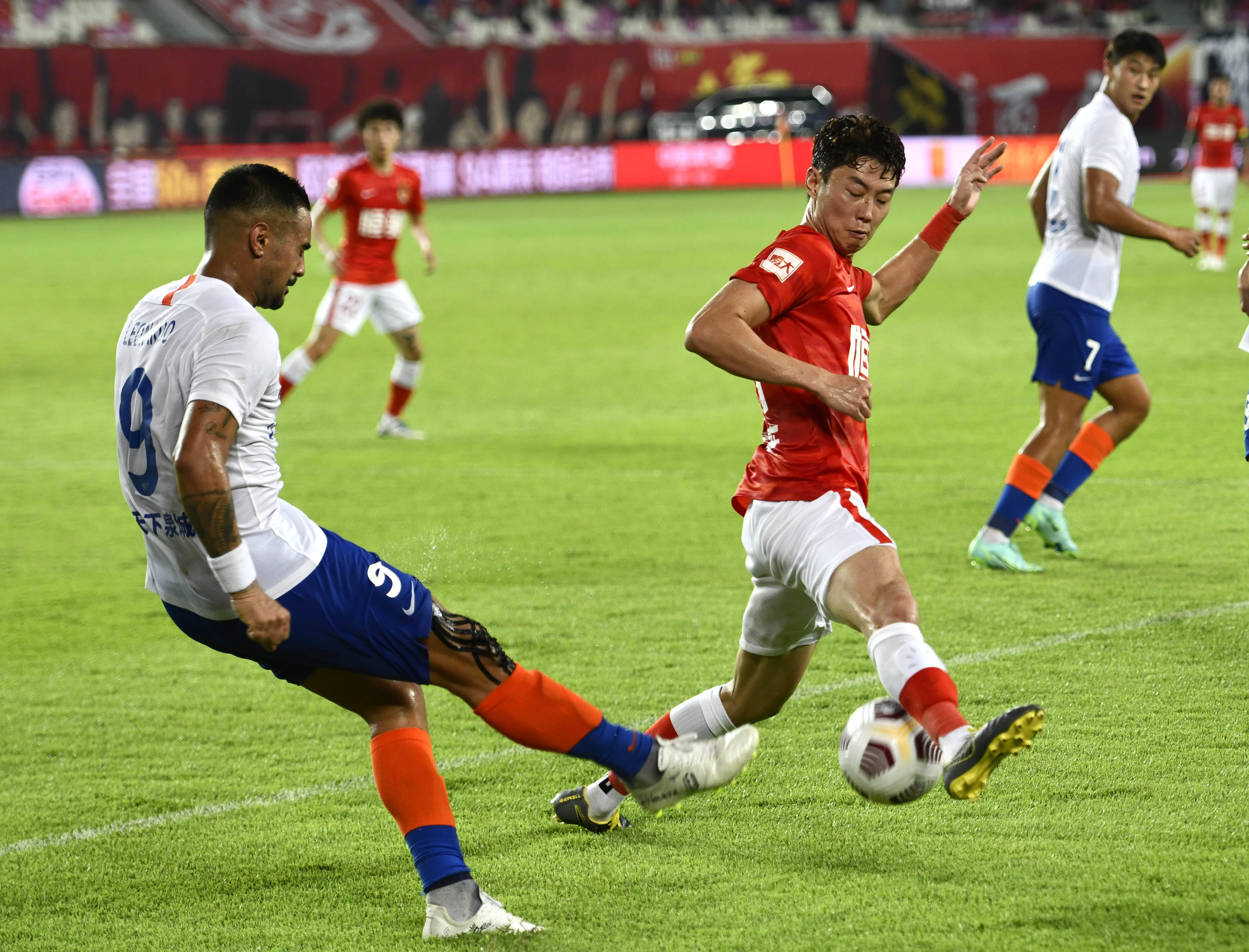 最后时刻替补登场，阿方索时隔262天伤愈复出（伤停262天后，阿方索终场前替补复出）