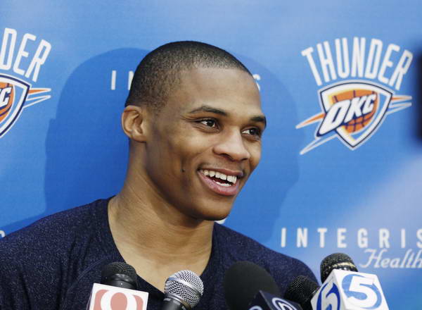 若昂-内维斯：B费帮助我更快融入葡萄牙队，可以做真实的自己（若昂-内维斯：B费的支持让我迅速融入葡萄牙队，也能做回真实的自己）